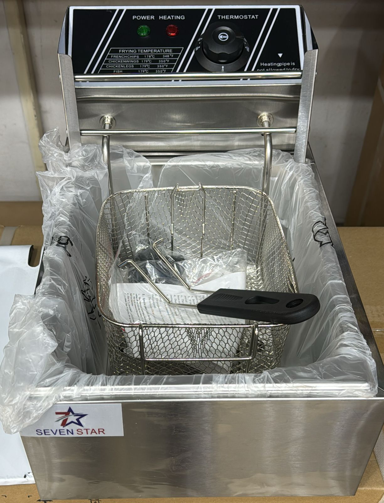 Fritadeira eléctrica, 6L. NOVA