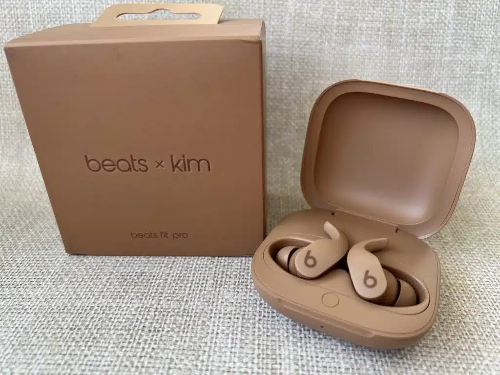 Earbuds Beats Fit Pro X Kim collection. SELADOS. JL25