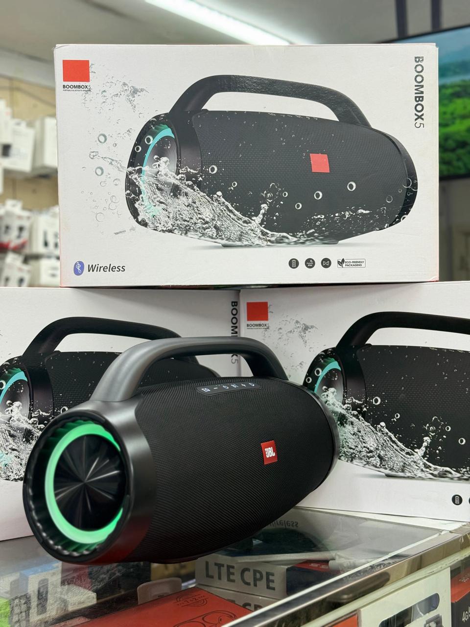 Coluna Bluetooth Estilo Boombox 5 – Som Potente e Iluminação LED. SELADOS. AB26