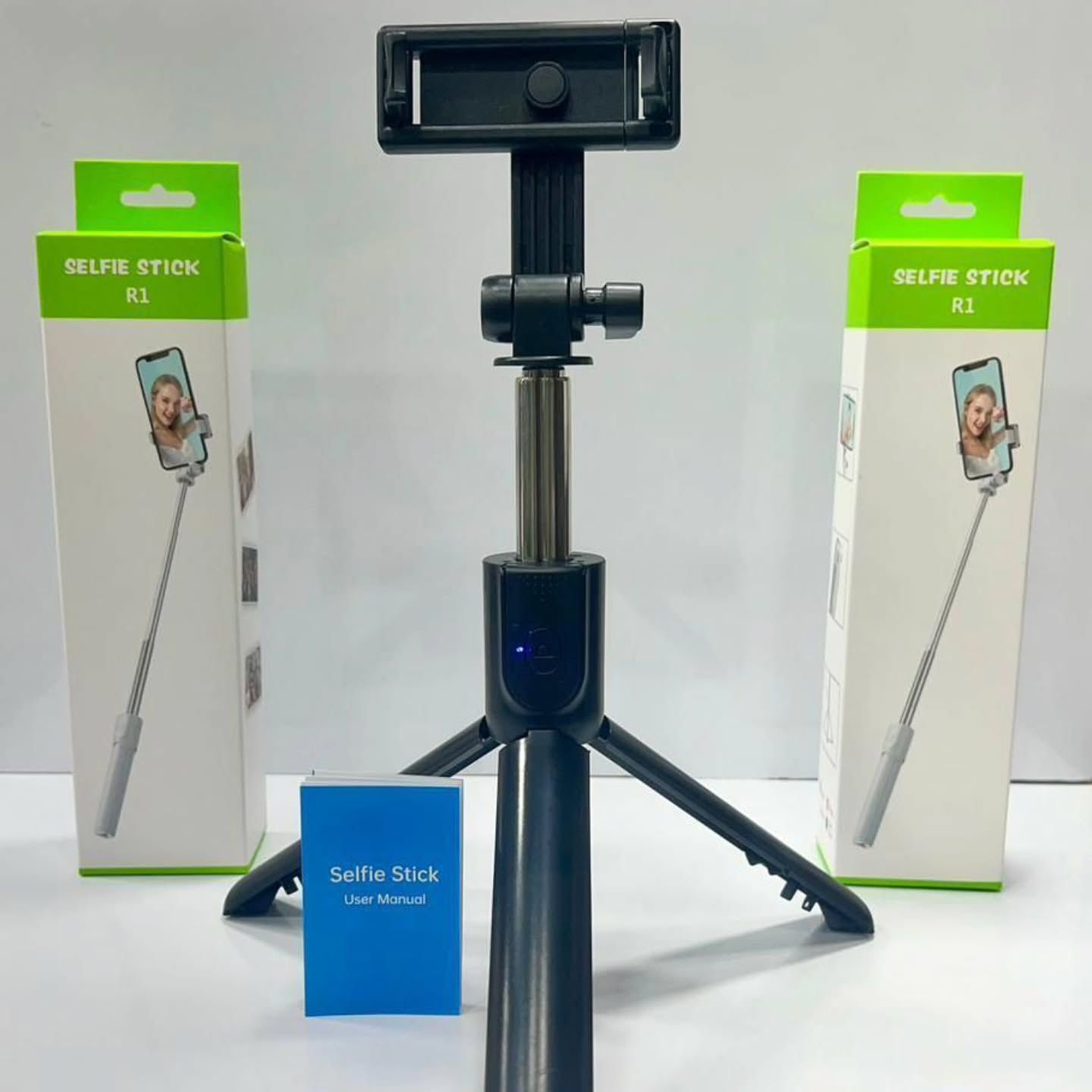 Selfie Stick e Tripé 3-em-1 R1 com Comando Bluetooth Integrado. SELADOS. AB26